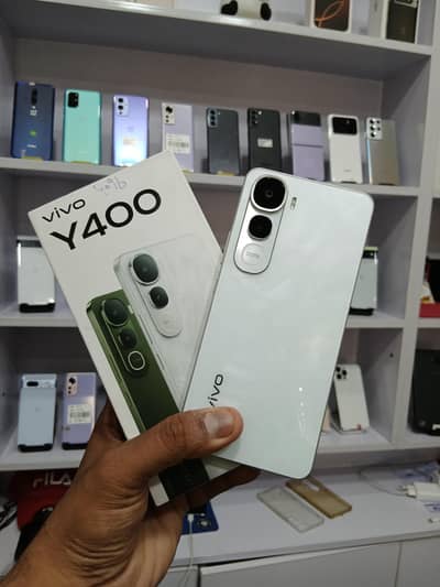 Vivo Y400 8Gb 256Gb ( 5 Months warnty) 6000 Mah Complete box 10/10