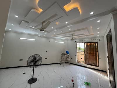 Corner Spacious 6 Marla House For Rent Ideal Location & Comfort Real Pictures