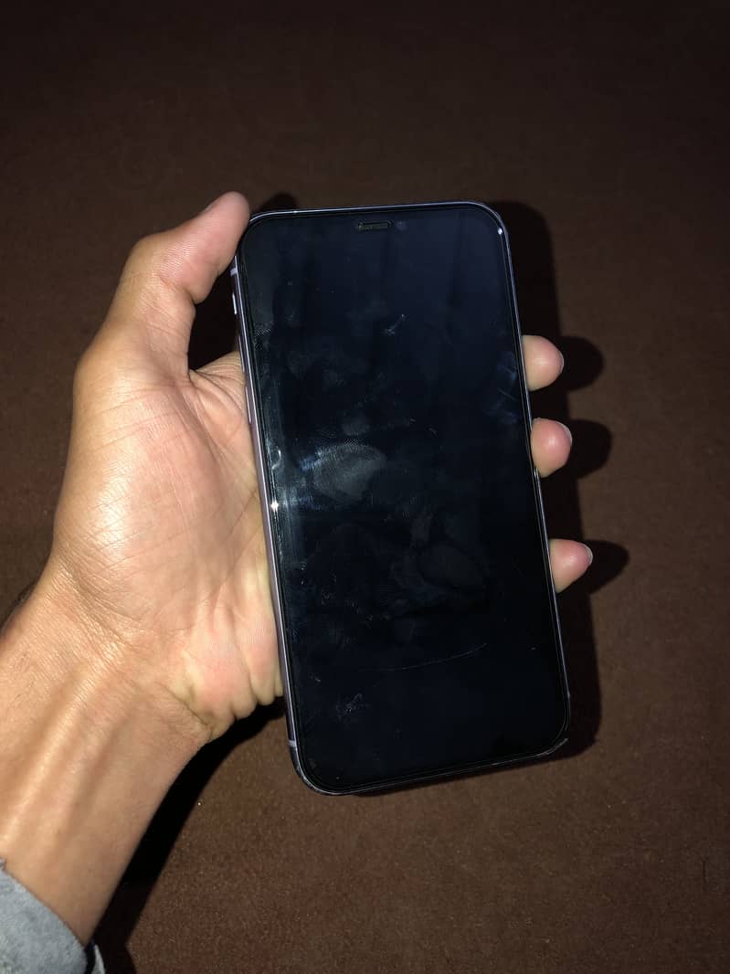 Apple iPhone 11 4