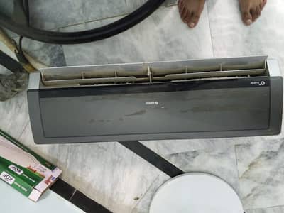 Working condition Gree Inverter AC 1 ton