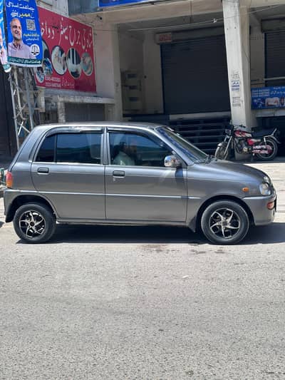 Daihatsu Cuore 2011