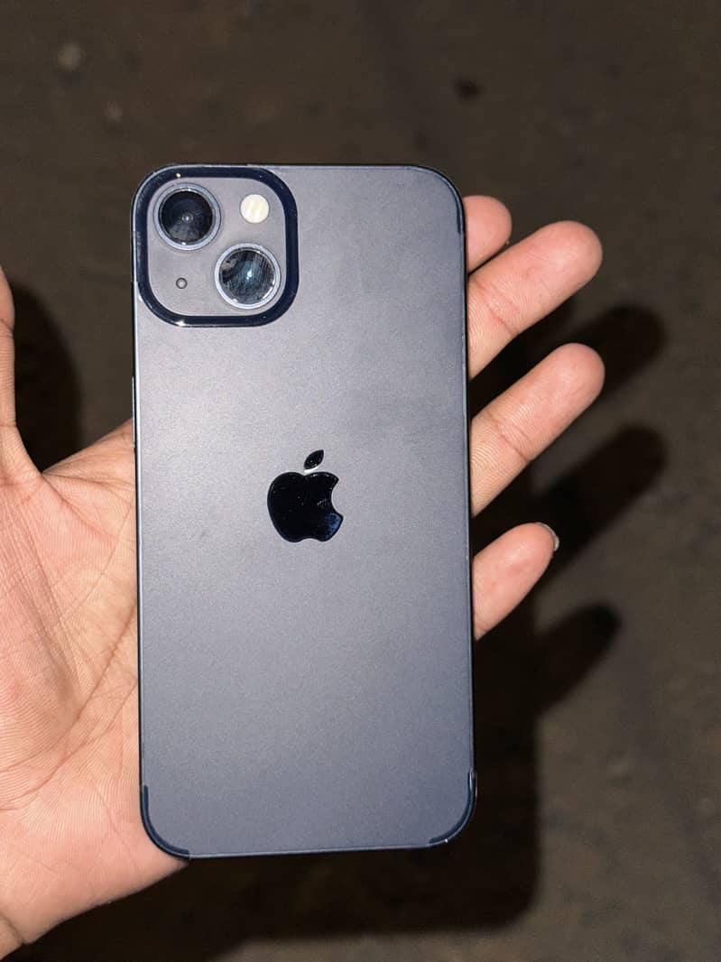iPhone 13 0