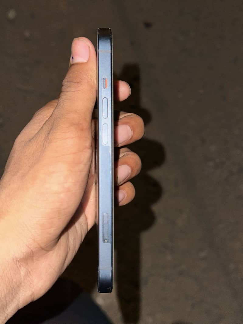 iPhone 13 2