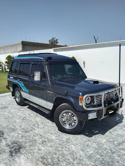 Mitsubishi Pajero 1988