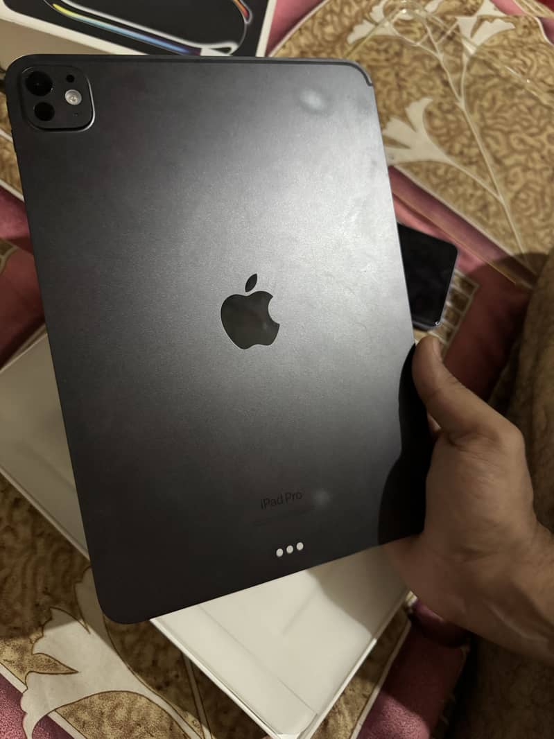 ipad m4 1