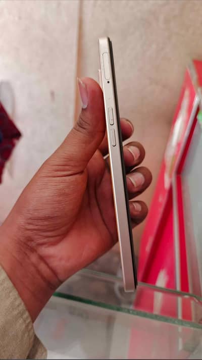 OPPO F21 Pro