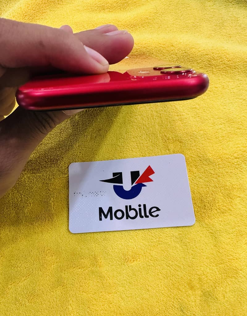 iPhone 11 4