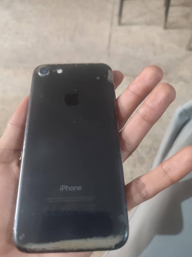 Apple iPhone 7 0