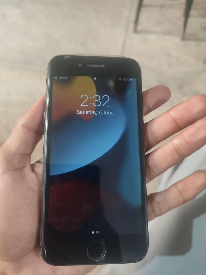 Apple iPhone 7 3