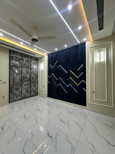 5 Marla Lower Portion Available For Rent