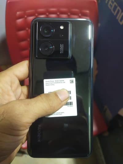 Xiaomi 13T Pro p t a is ki sath charging bi hi face to face