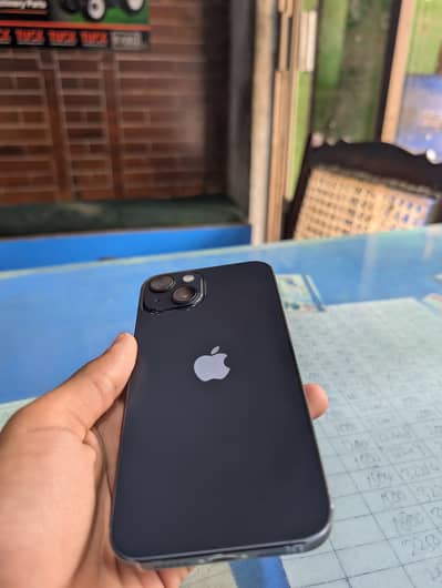 Apple iPhone 13