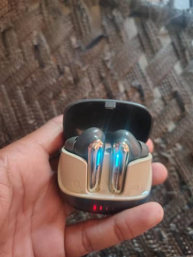 Login L 206 earpods