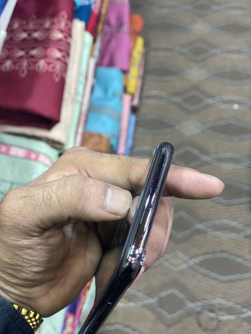 Apple iPhone X 5