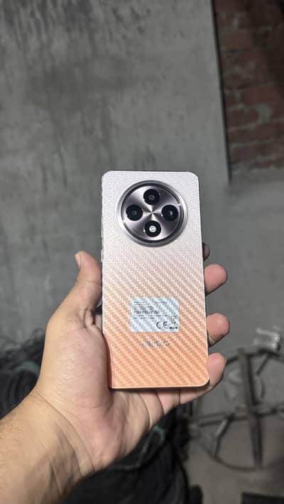 OPPO Reno12 F