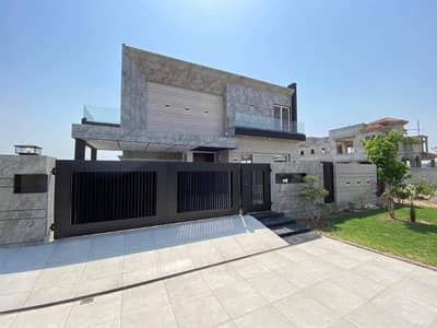 12 MARLA LUXURY HOUSE FOR SALE IN DHA PHASE 8 EDEN CITY