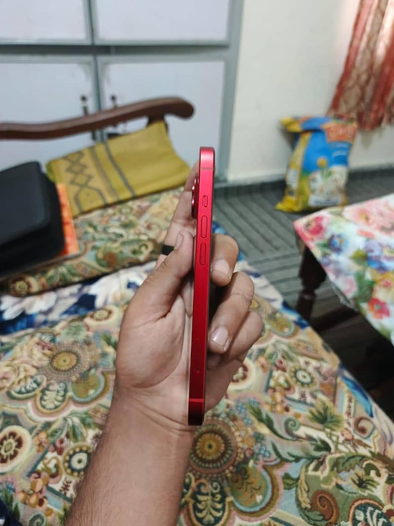 Apple iPhone 13 3