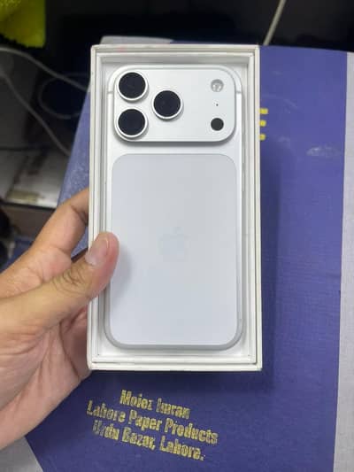 17 pro 256gb jV complete box