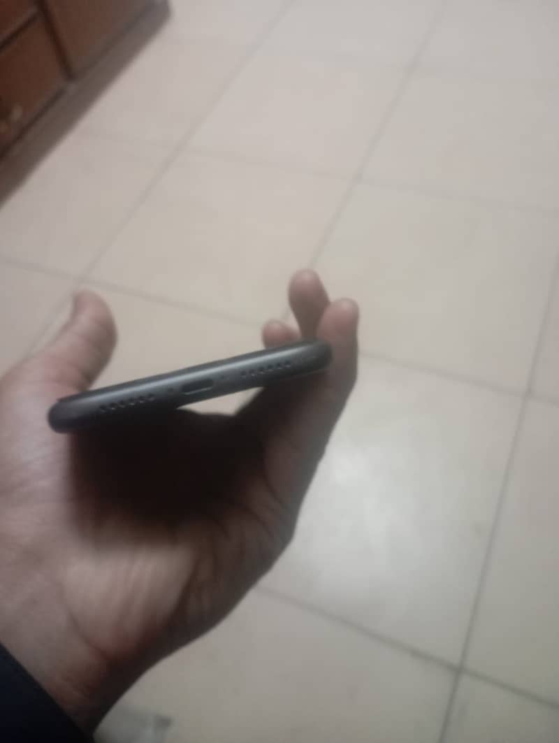 Apple iPhone 11 6
