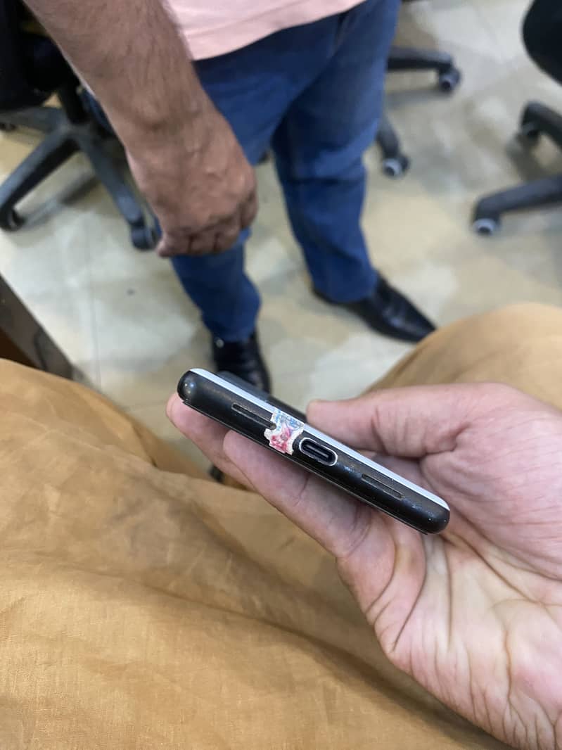 Google Pixel 6 4