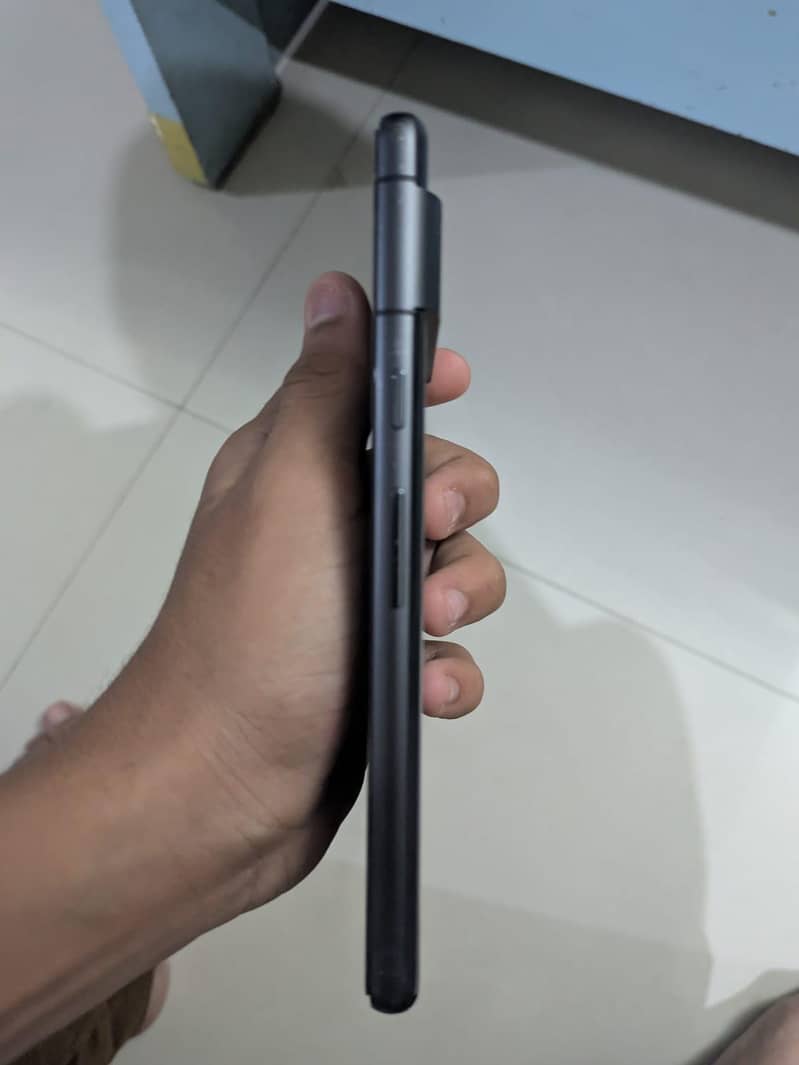 Google Pixel 7 4