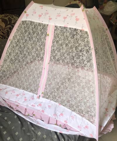 Baby bed with net