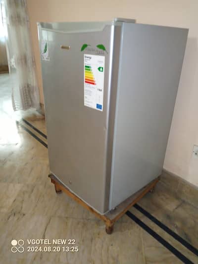 Fridge freezer