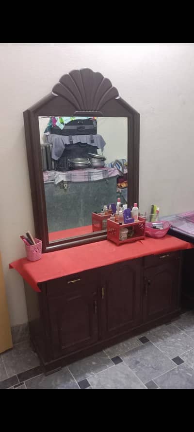 Dressing table Like New
