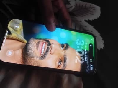 Apple iPhone 16