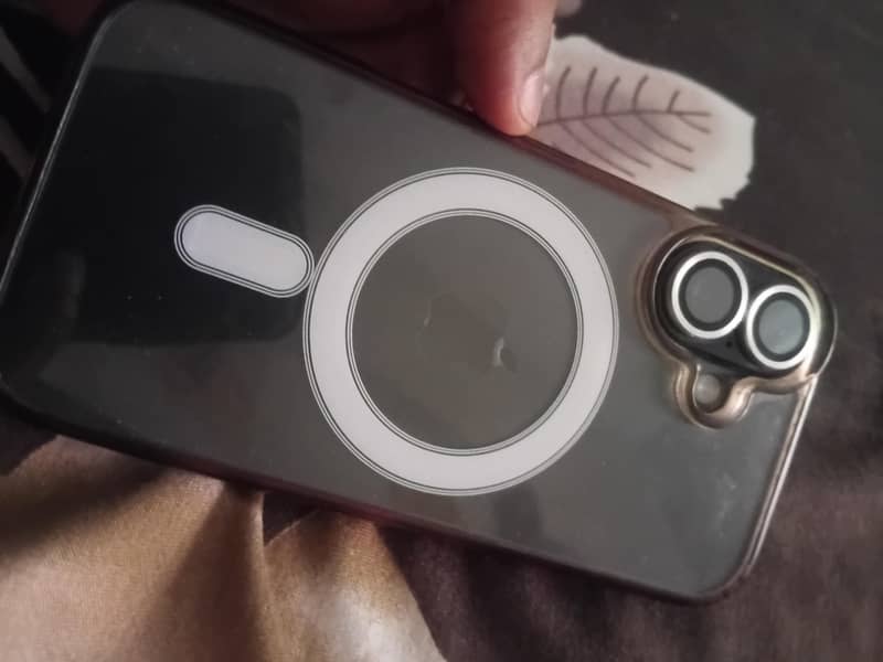 Apple iPhone 16 1