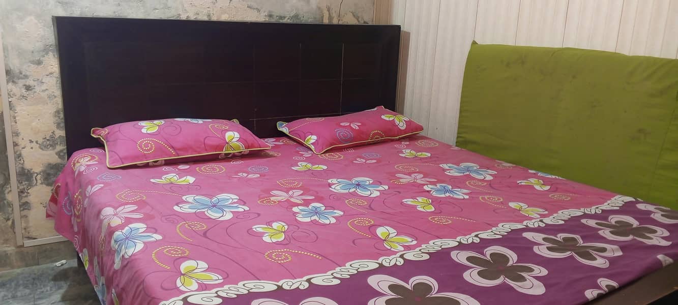 queen bed 0