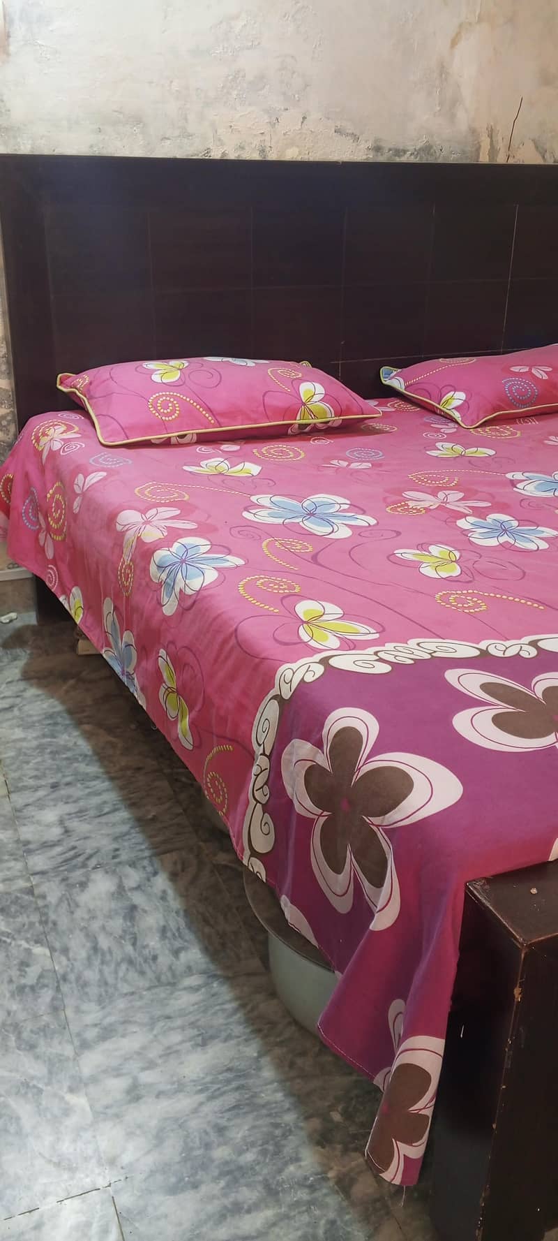 queen bed 1