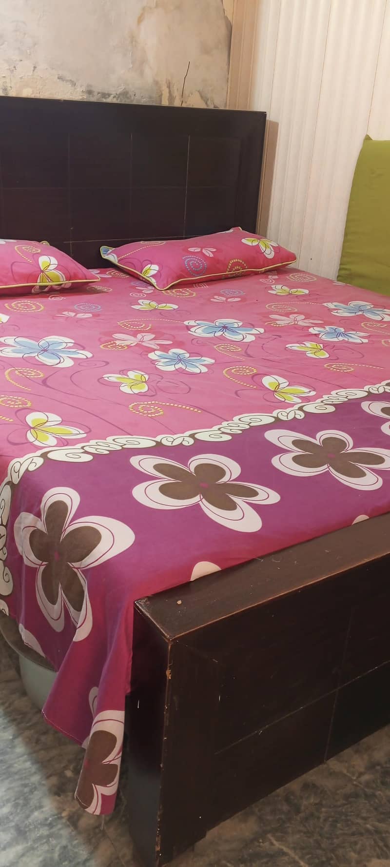 queen bed 2