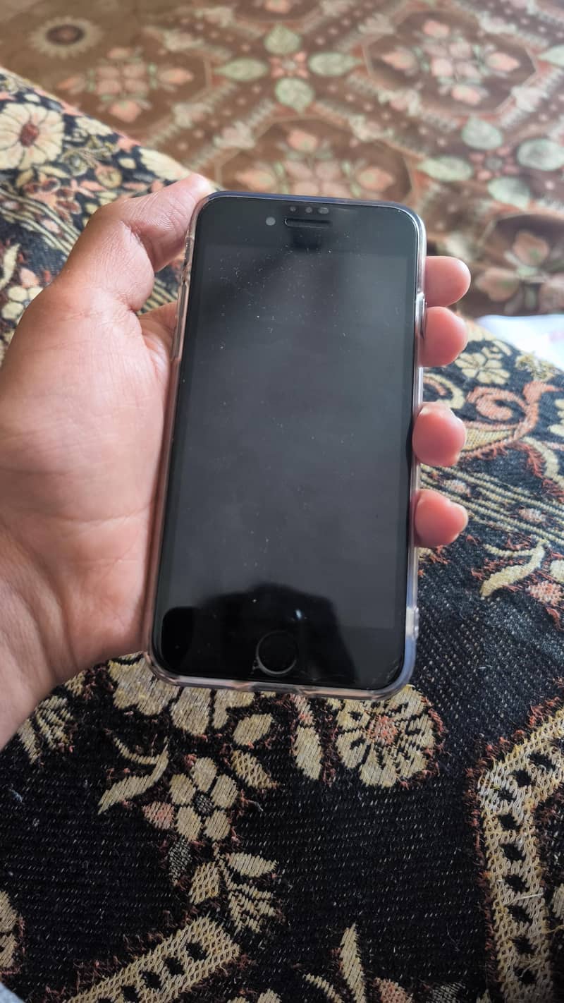 Apple iPhone 7 3
