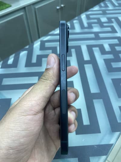 Apple iPhone 15