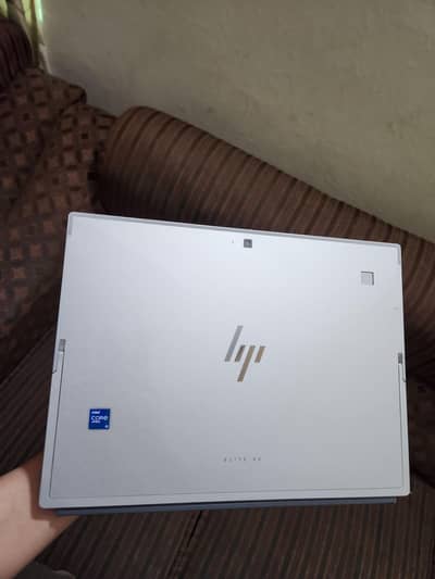 hp elite x2 g8 i5 11th Generation 8/256gb  10/10