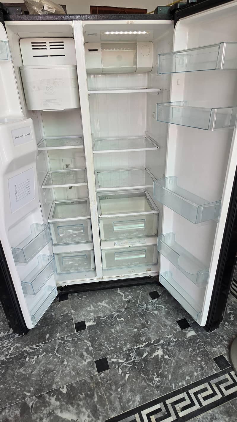 Fridge side by side 1