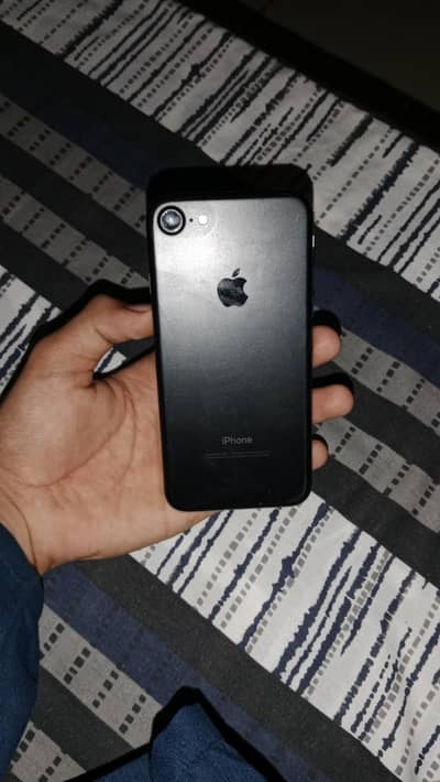 Apple iPhone 7