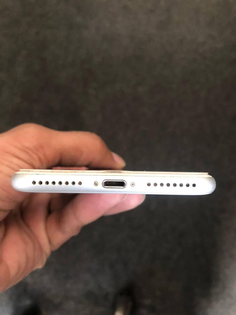 Apple iPhone 8 Plus 2