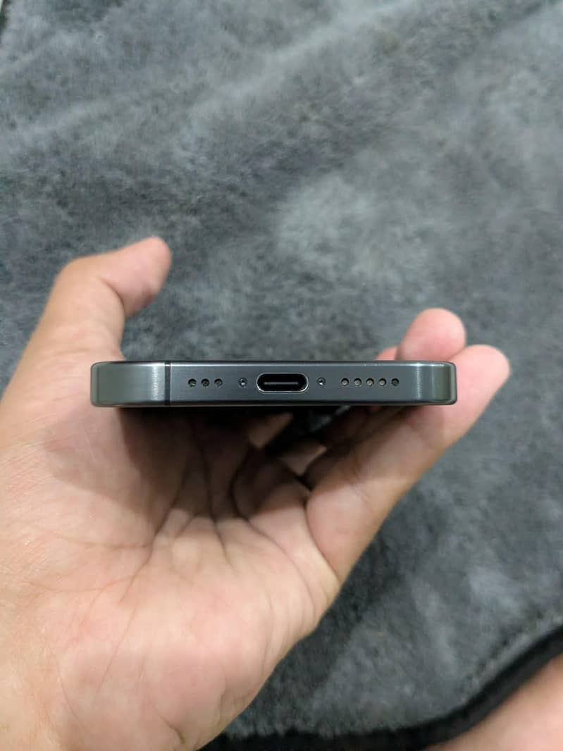 Apple iPhone 15 Pro 1