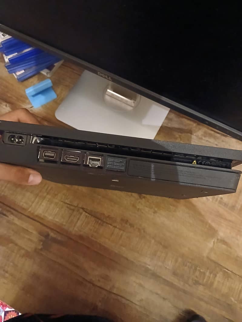 ps4 slim 2
