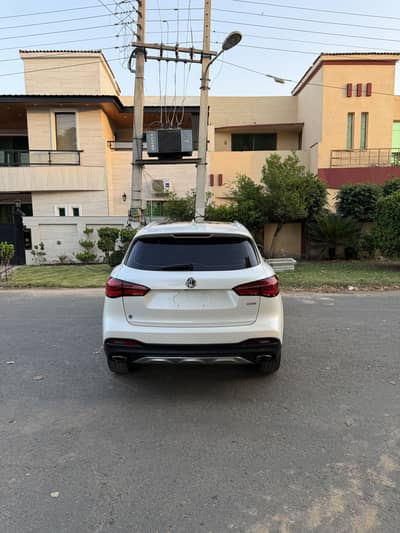 MG HS 2021