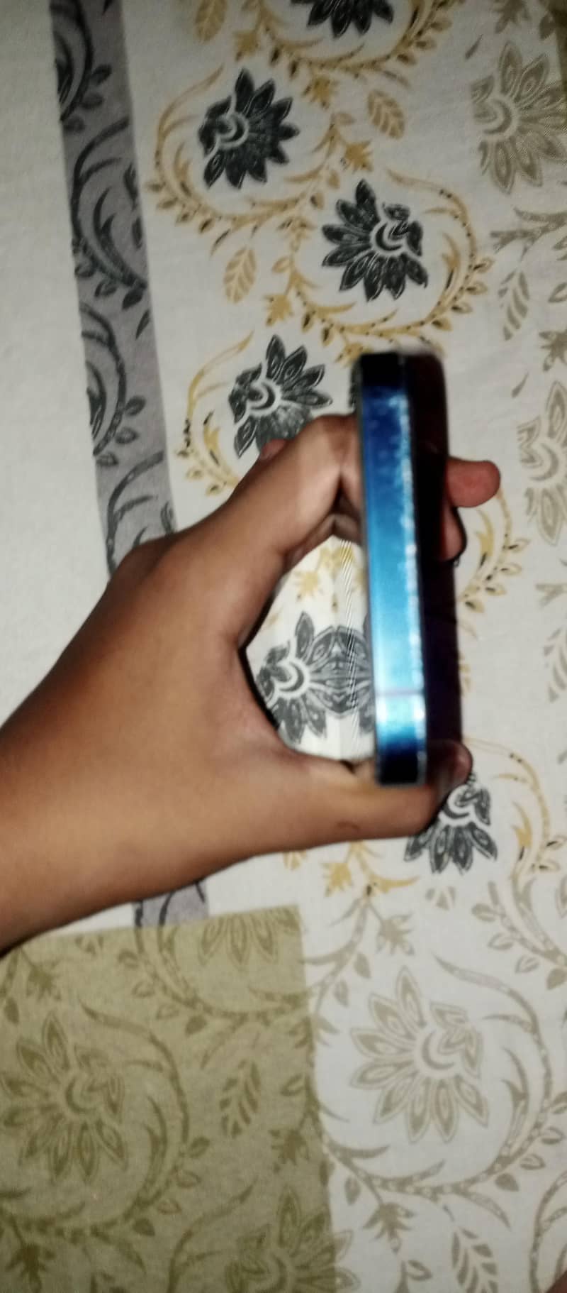 Apple iPhone 12 3