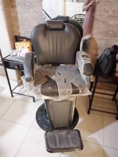Salon Equipment: Barber Chair for Sale