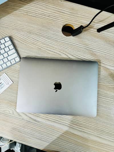 MacBook Pro 2022 M2