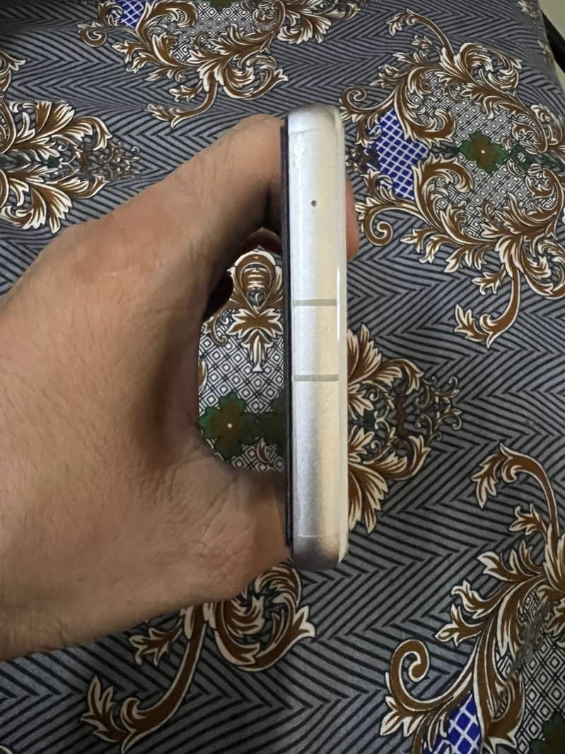 Google Pixel 7a 3