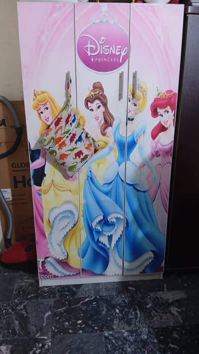 wardrobe for sale condition 10/10 urgent sale