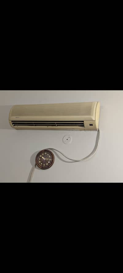 Haier Split AC 10/10 with full gas.