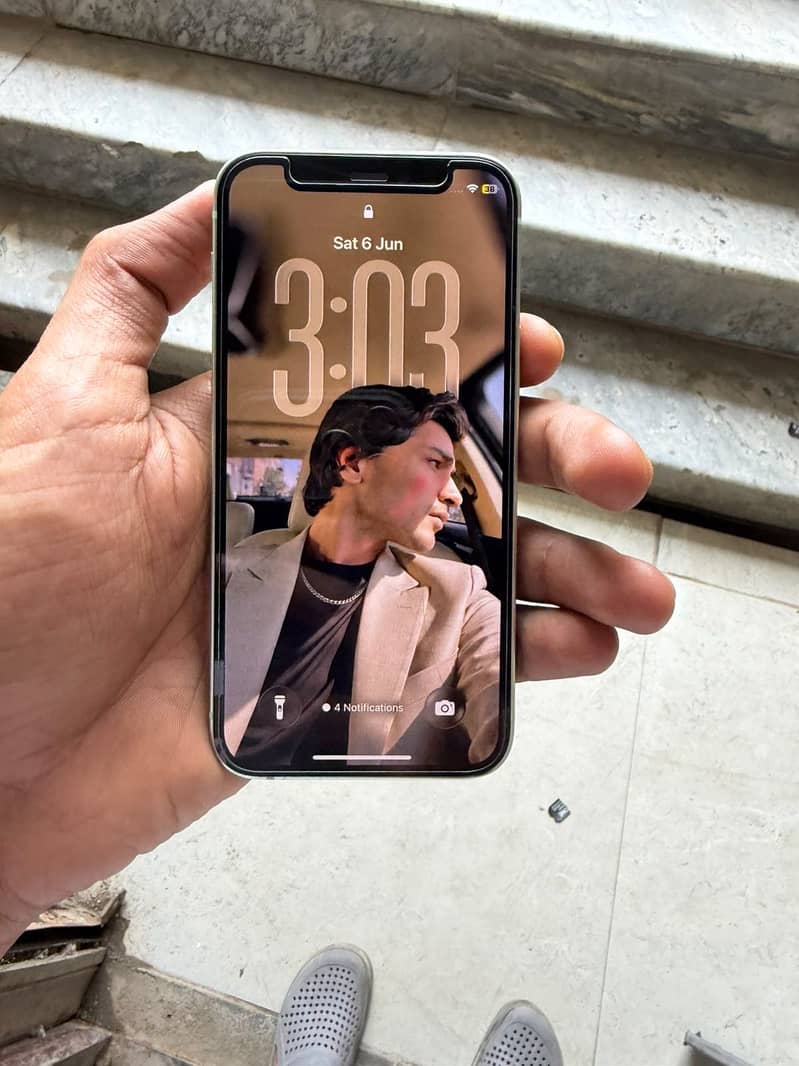 Apple iPhone 12 mini 0