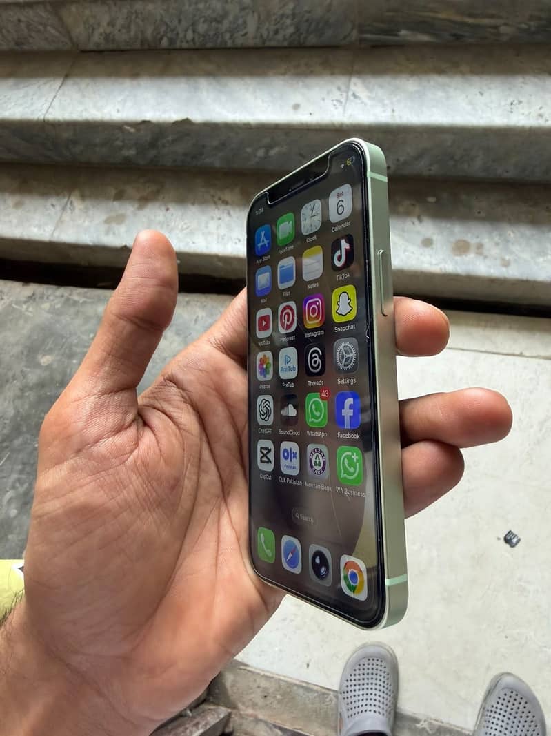 Apple iPhone 12 mini 1
